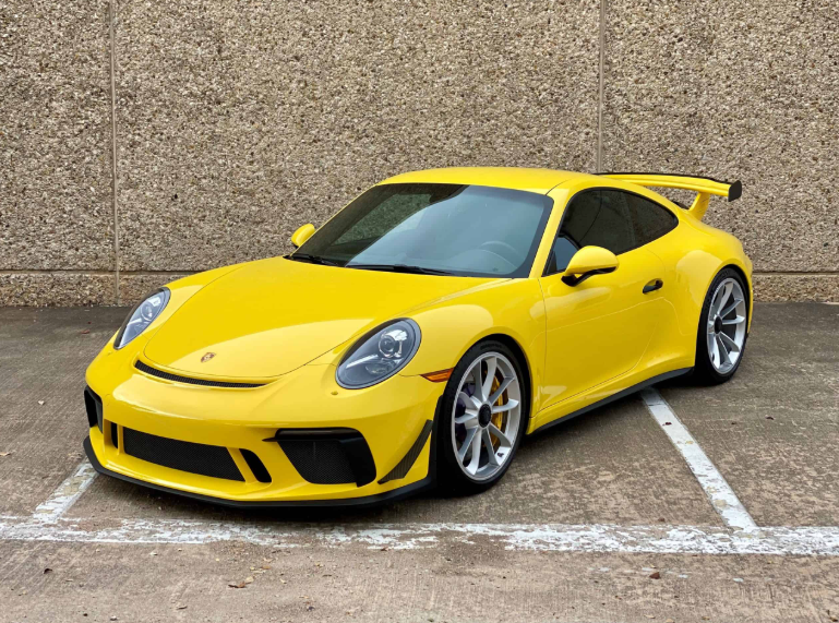 Porsche 911 Yellow 2022